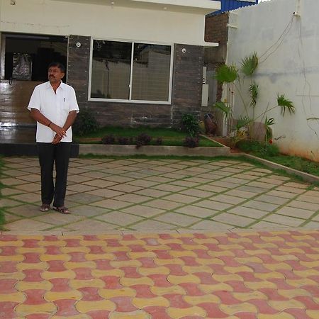 Pratham Residency Hotel Mysore Luaran gambar