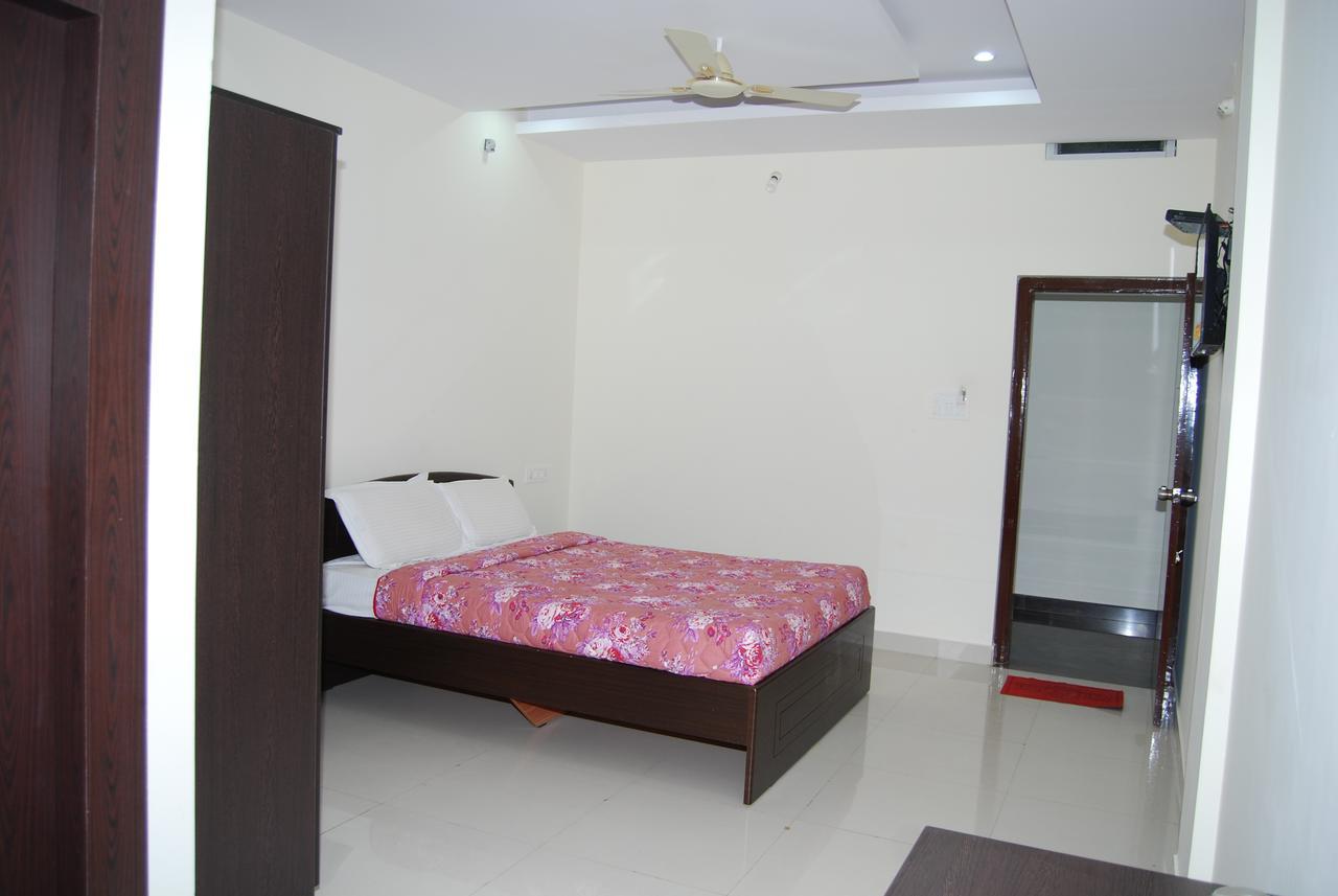 Pratham Residency Hotel Mysore Luaran gambar