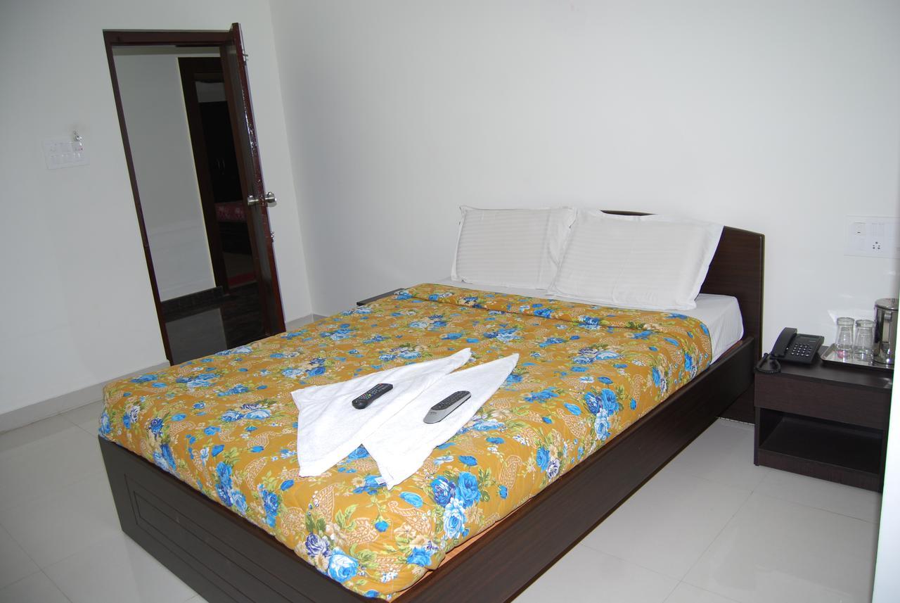 Pratham Residency Hotel Mysore Luaran gambar