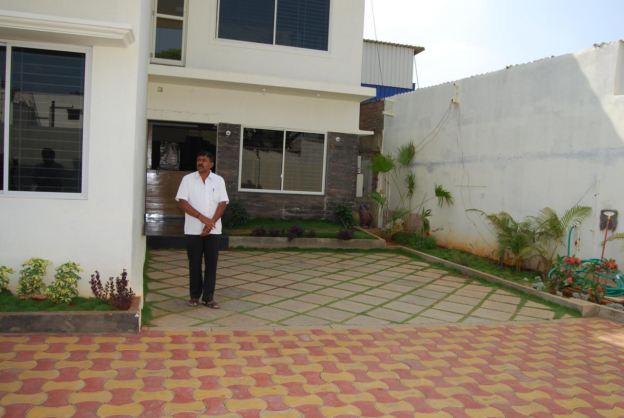 Pratham Residency Hotel Mysore Luaran gambar